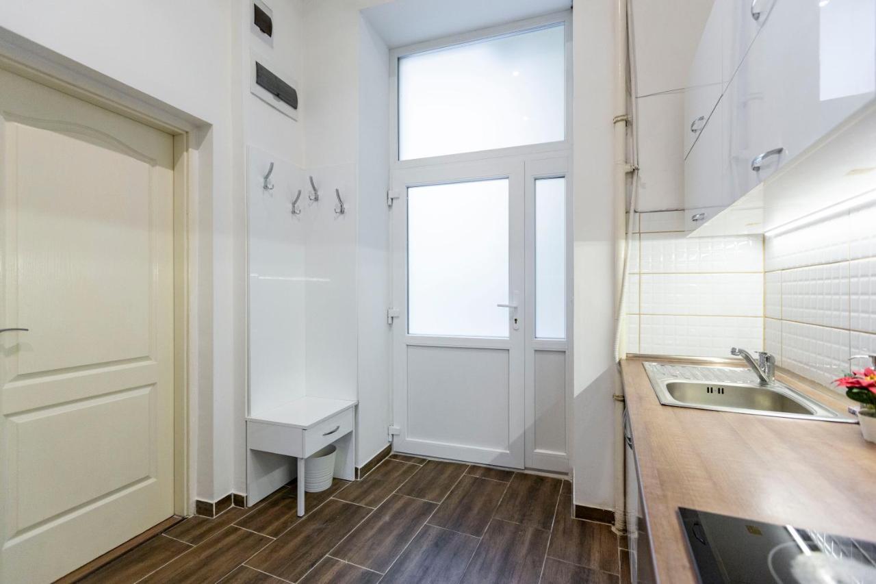 Cozy & Pleasant Homes In The Heart Of Budapest Exterior photo