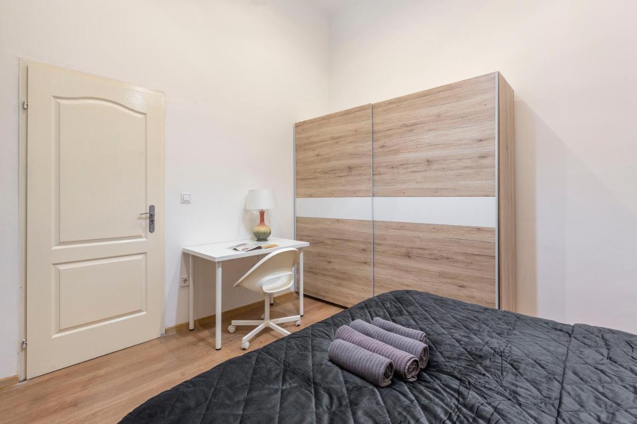 Cozy & Pleasant Homes In The Heart Of Budapest Exterior photo